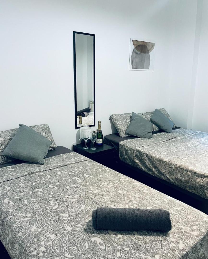 Sepulveda R1 Bed & Breakfast Barcelona Exterior photo